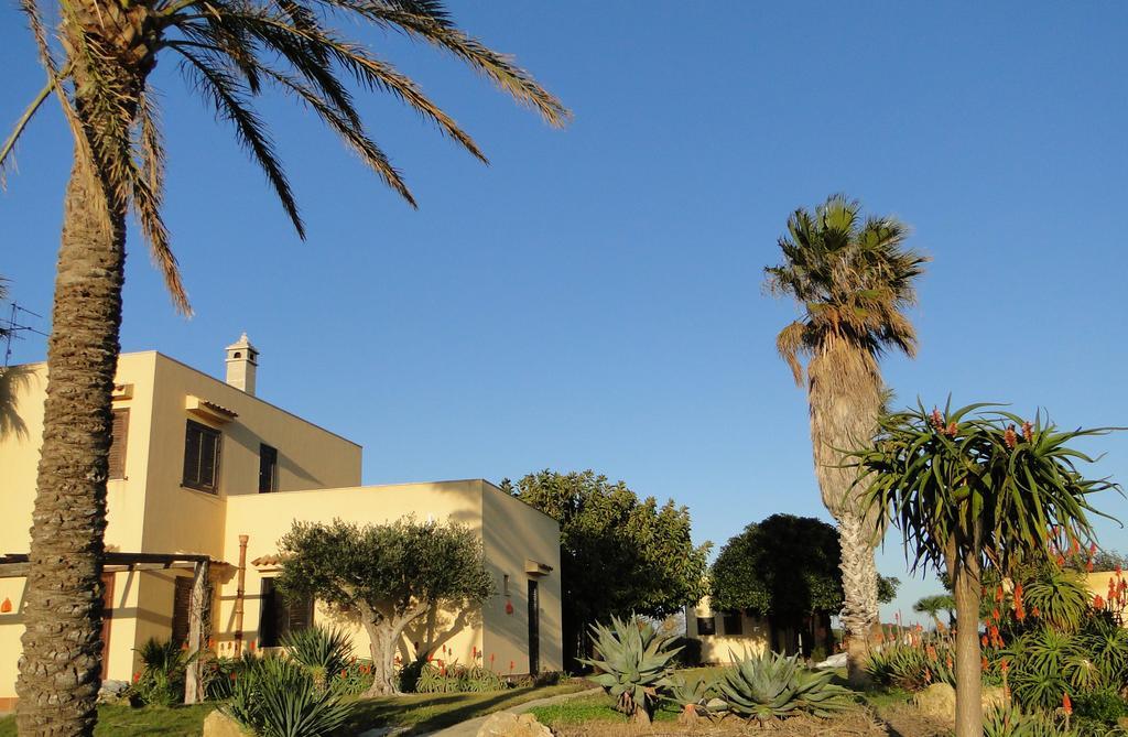 Il Giardino Delle Aloe Guest House Favignana Luaran gambar