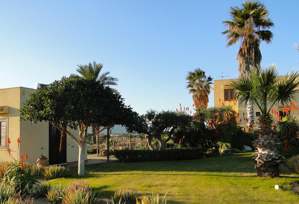 Il Giardino Delle Aloe Guest House Favignana Luaran gambar