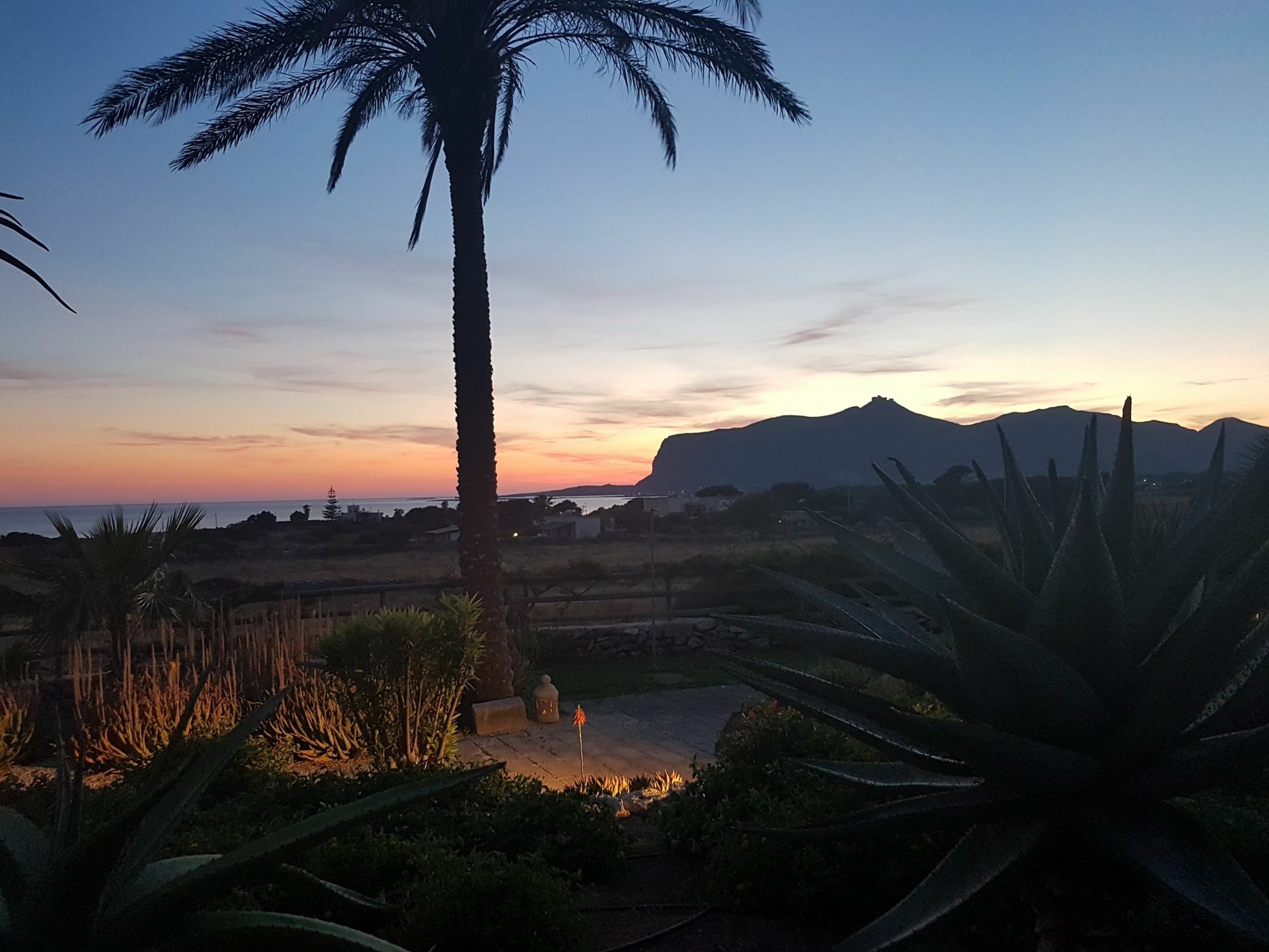 Il Giardino Delle Aloe Guest House Favignana Luaran gambar